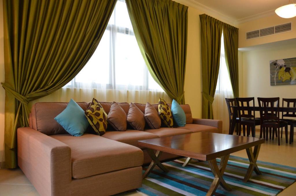 Al Waleed Palace Hotel Apartment Al Barsha Dubai Ngoại thất bức ảnh