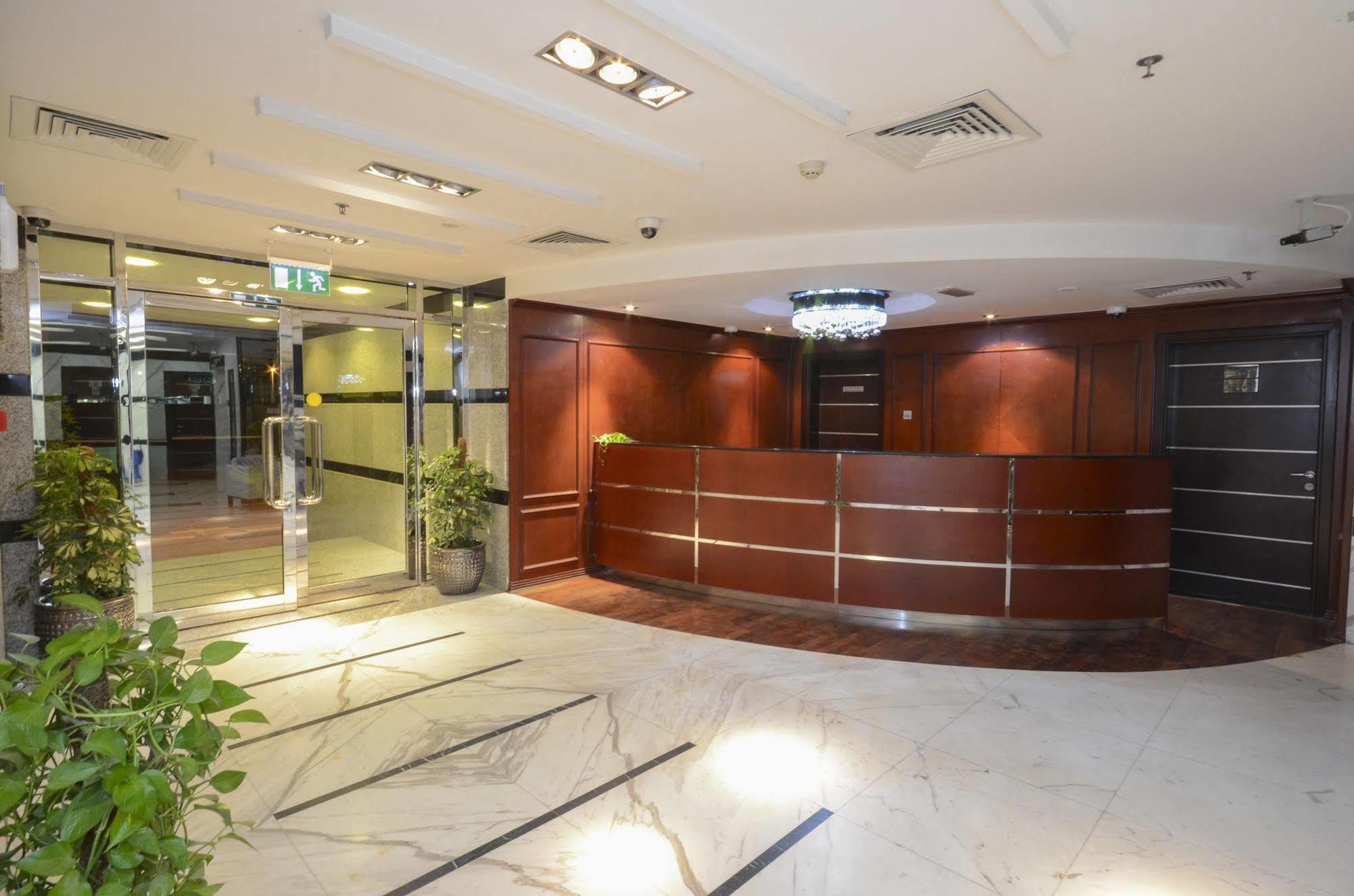 Al Waleed Palace Hotel Apartment Al Barsha Dubai Ngoại thất bức ảnh